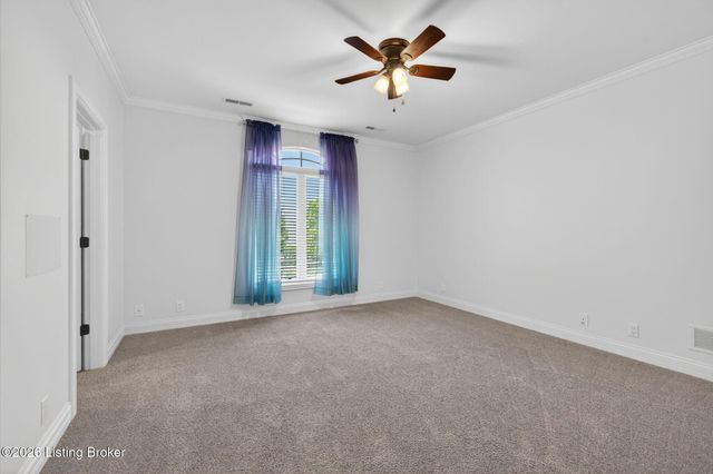 2801 Woodcrest Ct, Prospect, KY 40059