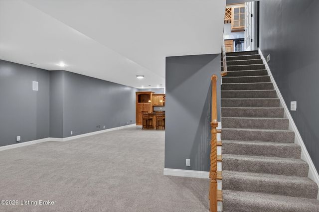 2801 Woodcrest Ct, Prospect, KY 40059