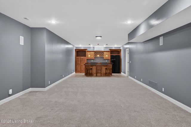 2801 Woodcrest Ct, Prospect, KY 40059
