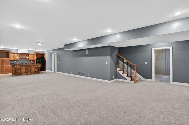 2801 Woodcrest Ct, Prospect, KY 40059