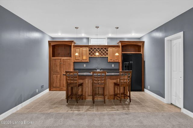 2801 Woodcrest Ct, Prospect, KY 40059