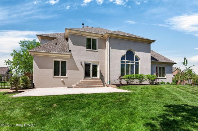 2801 Woodcrest Ct, Prospect, KY 40059