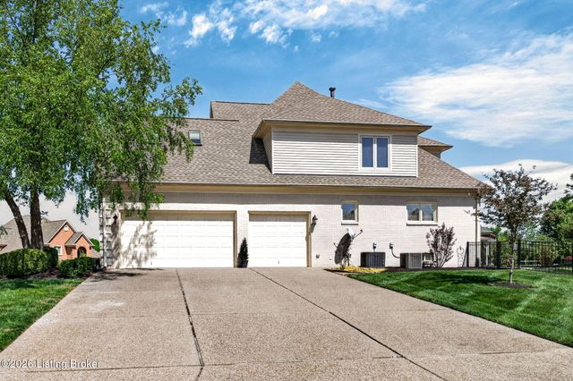 2801 Woodcrest Ct, Prospect, KY 40059