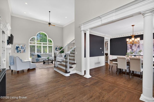 2801 Woodcrest Ct, Prospect, KY 40059