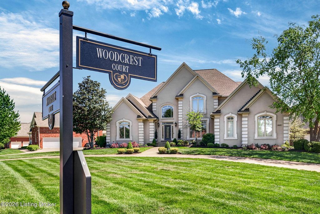 2801 Woodcrest Ct, Prospect, KY 40059