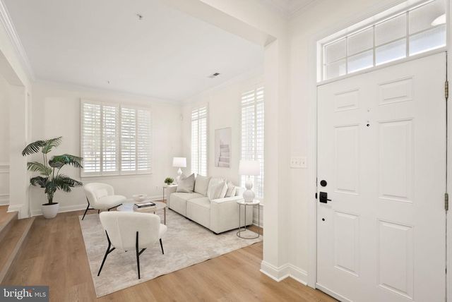 42465 REGAL WOOD DR, Brambleton, VA 20148