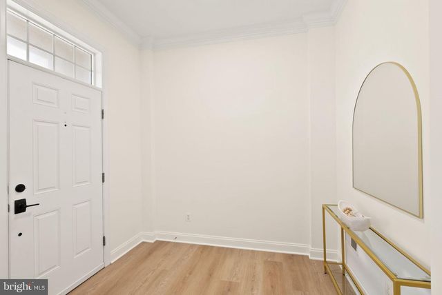 42465 REGAL WOOD DR, Brambleton, VA 20148