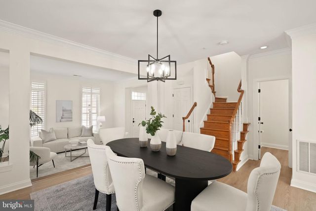 42465 REGAL WOOD DR, Brambleton, VA 20148