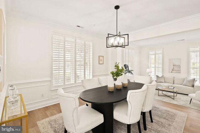 42465 REGAL WOOD DR, Brambleton, VA 20148