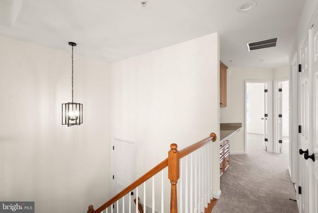 42465 REGAL WOOD DR, Brambleton, VA 20148