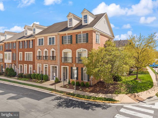 42465 REGAL WOOD DR, Brambleton, VA 20148