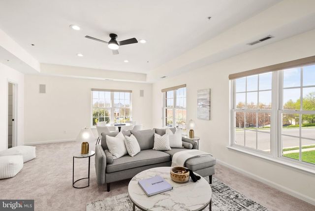 42465 REGAL WOOD DR, Brambleton, VA 20148