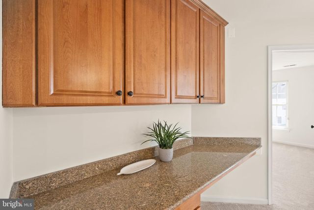 42465 REGAL WOOD DR, Brambleton, VA 20148