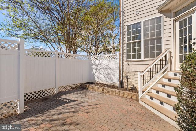 42465 REGAL WOOD DR, Brambleton, VA 20148