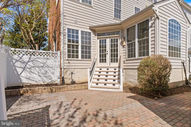 42465 REGAL WOOD DR, Brambleton, VA 20148