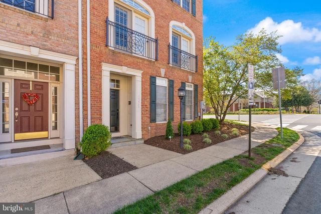42465 REGAL WOOD DR, Brambleton, VA 20148