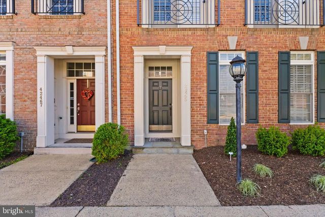 42465 REGAL WOOD DR, Brambleton, VA 20148