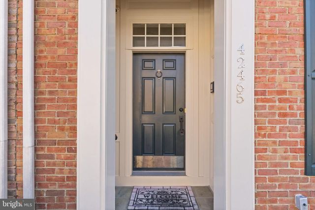 42465 REGAL WOOD DR, Brambleton, VA 20148