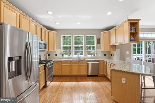 6486 SUTCLIFFE DR, Alexandria, VA 22315