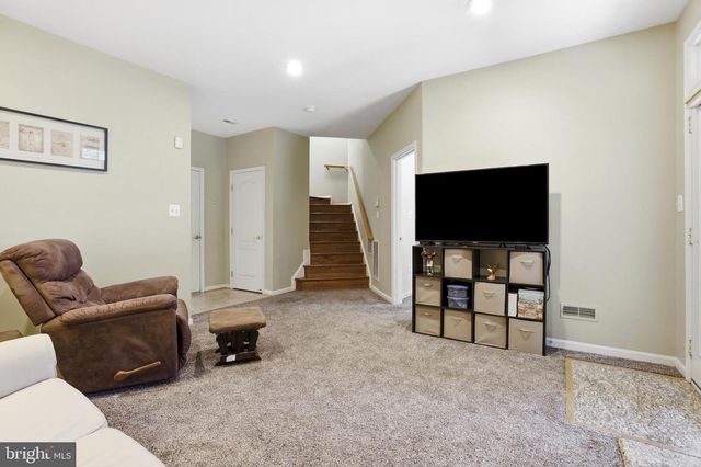 6486 SUTCLIFFE DR, Alexandria, VA 22315