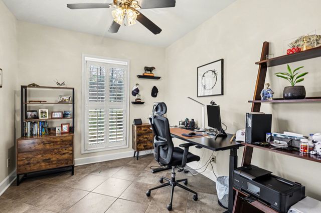 802 Overhills Dr, Old Hickory, TN 37138