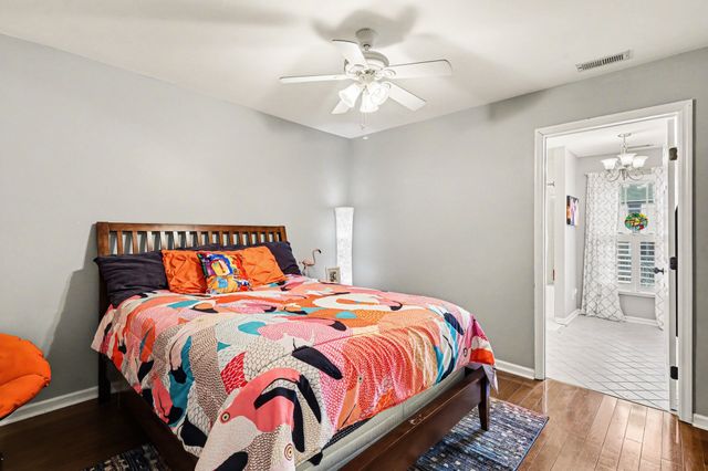 802 Overhills Dr, Old Hickory, TN 37138