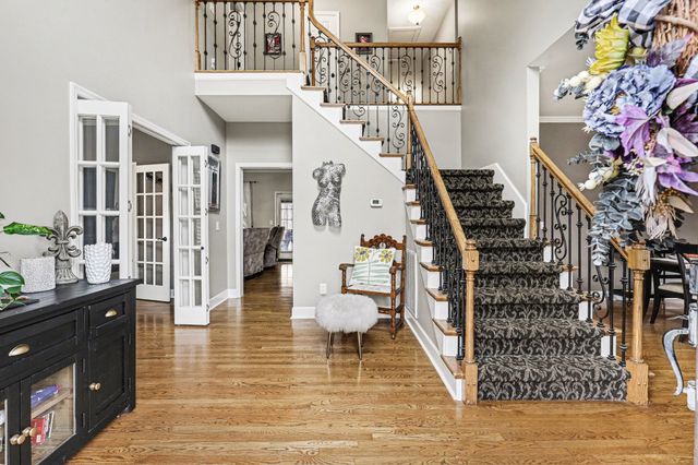 802 Overhills Dr, Old Hickory, TN 37138