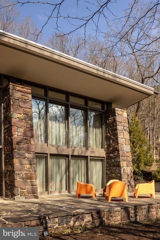 372 BROWNSBURG RD, Newtown, PA 18940