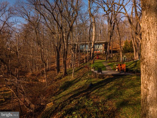 372 BROWNSBURG RD, Newtown, PA 18940