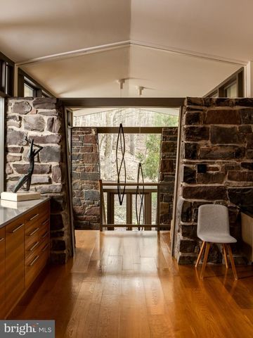 372 BROWNSBURG RD, Newtown, PA 18940