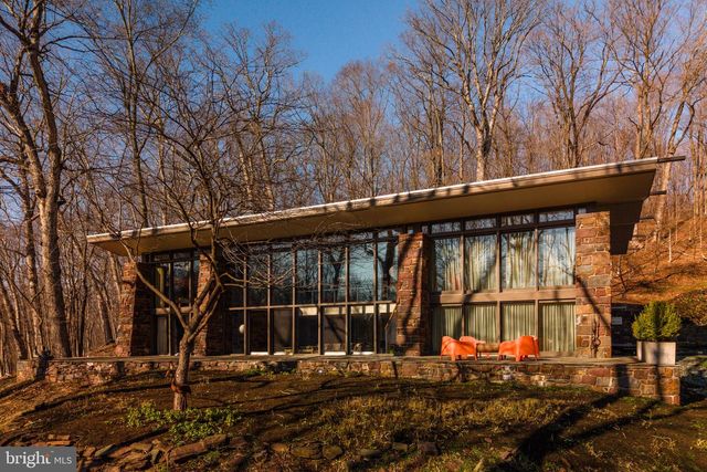 372 BROWNSBURG RD, Newtown, PA 18940