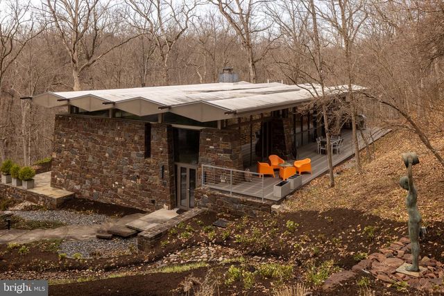 372 BROWNSBURG RD, Newtown, PA 18940