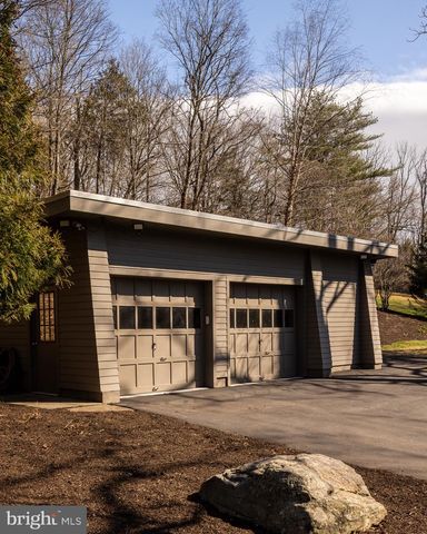 372 BROWNSBURG RD, Newtown, PA 18940