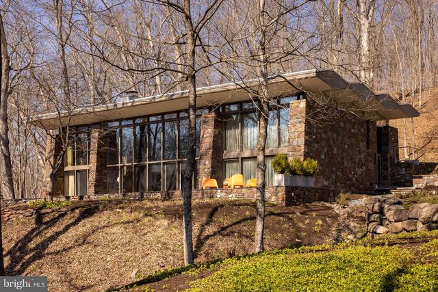 372 BROWNSBURG RD, Newtown, PA 18940