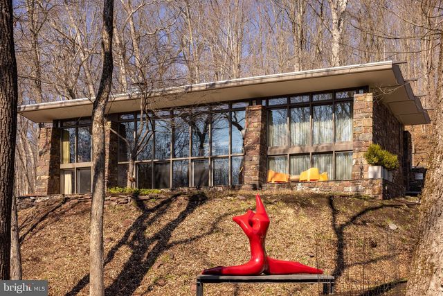 372 BROWNSBURG RD, Newtown, PA 18940