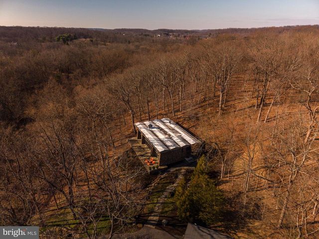 372 BROWNSBURG RD, Newtown, PA 18940