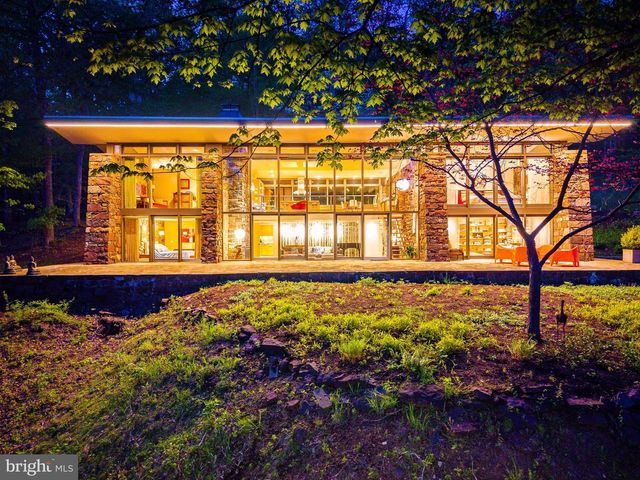 372 BROWNSBURG RD, Newtown, PA 18940