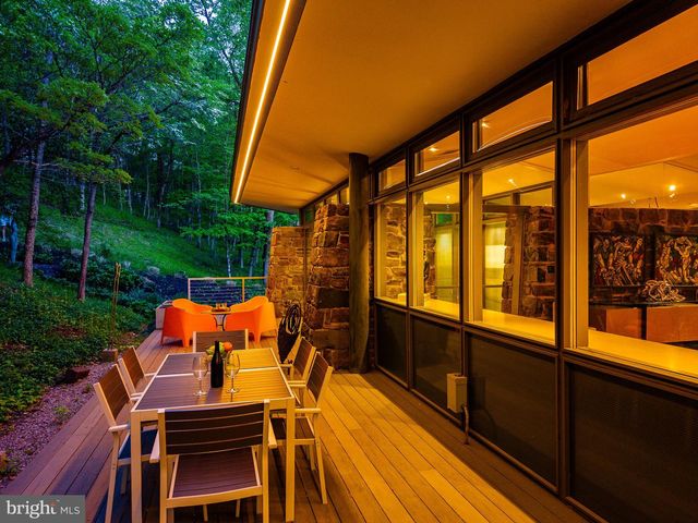 372 BROWNSBURG RD, Newtown, PA 18940