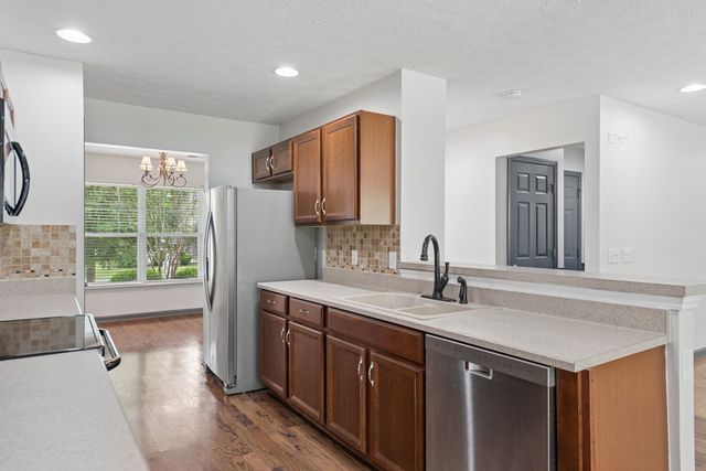 2006 Blossom Valley Ct, Mount Juliet, TN 37122