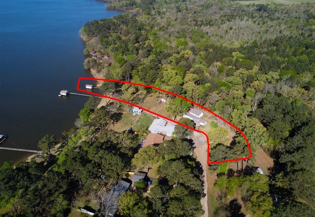 2781 Lake Breeze Drive, Chandler, TX 75758