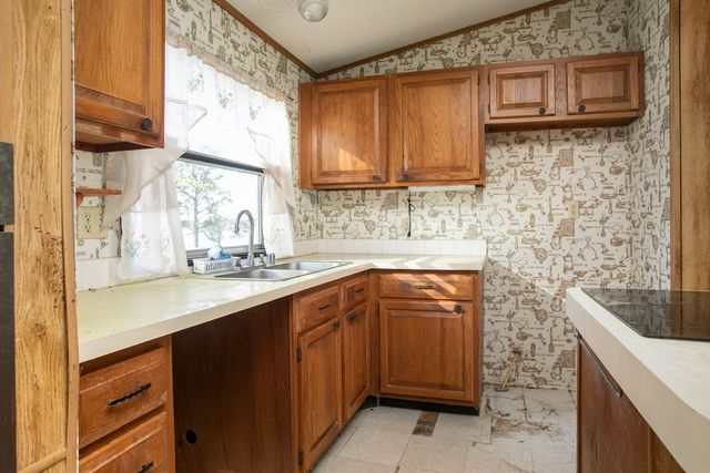 2781 Lake Breeze Drive, Chandler, TX 75758