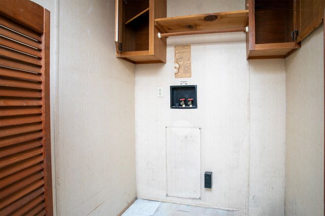 2781 Lake Breeze Drive, Chandler, TX 75758