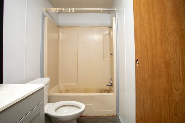 2781 Lake Breeze Drive, Chandler, TX 75758