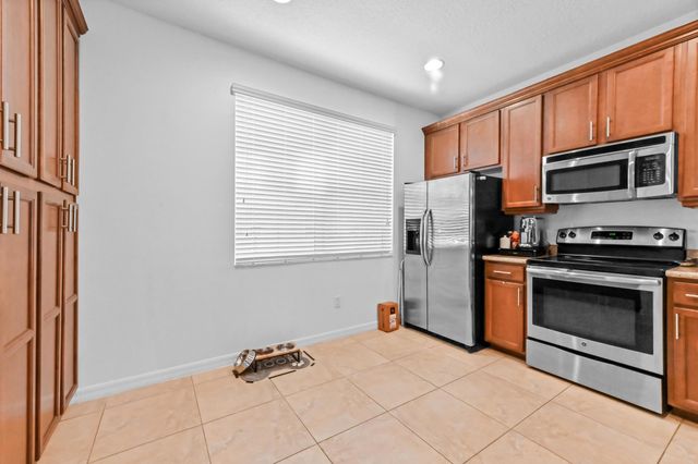 1253 Via De Fossi, Boynton Beach, FL 33426
