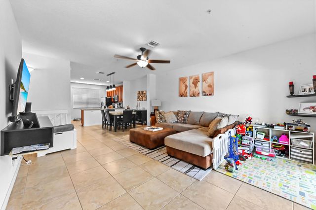 1253 Via De Fossi, Boynton Beach, FL 33426