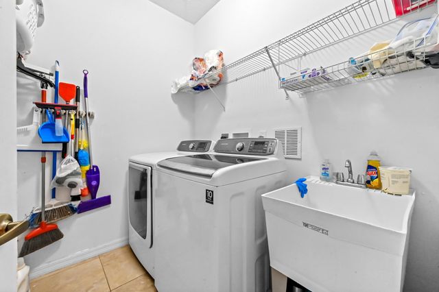 1253 Via De Fossi, Boynton Beach, FL 33426