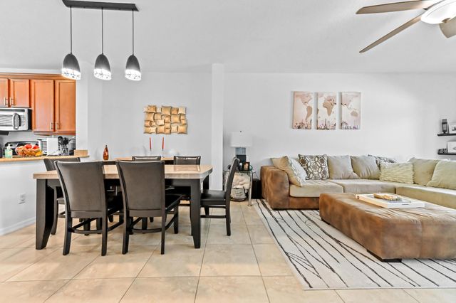 1253 Via De Fossi, Boynton Beach, FL 33426