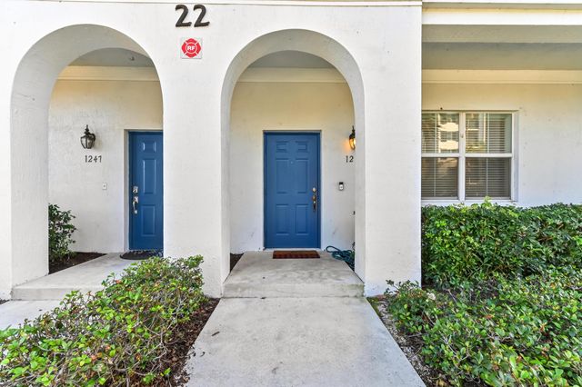 1253 Via De Fossi, Boynton Beach, FL 33426