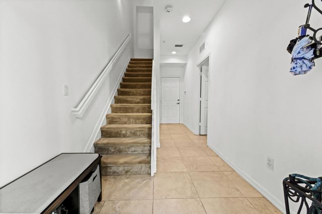 1253 Via De Fossi, Boynton Beach, FL 33426