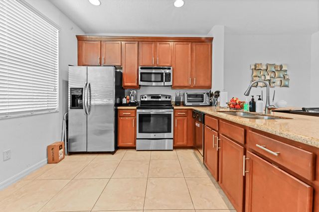 1253 Via De Fossi, Boynton Beach, FL 33426